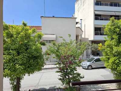 Κλάδεμα 2 δέντρων  Γιάννη Ρίτσου
