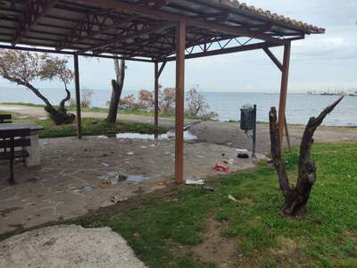 Σκουπιδια  Γαγγύλη Μανώλη