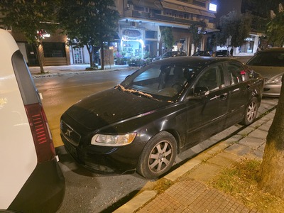 Παρατημένα Ι.Χ. Εθν. Αντιστάσεως & Κωστή Παλαμά