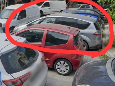 Παρατημένα Ι.Χ. Εθν. Αντιστάσεως & Κωστή Παλαμά