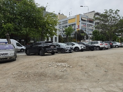 μεγαλες τρυπες στην αλαμα πάρκινγκ  	Αδριανουπόλεως