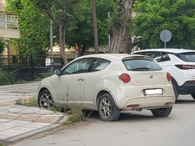 ΑΠΟΜΑΚΡΥΝΣΗ ΕΓΚΑΤΑΛΕΛΕΙΜΜΕΝΟΥ ΟΧΗΜΑΤΟΣ.  Τάκη Οικονομίδη  70