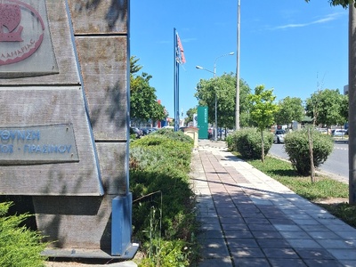Σημασιες  . Η σημαιες στην Αντιδημαρχεια καθαριωτητας θελουν αλλαγη ....  	Ενθ αντιστασεως 175