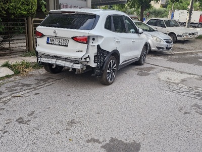 Συνεχίζει να τα έχει παρατημένα Αριστοτέλους