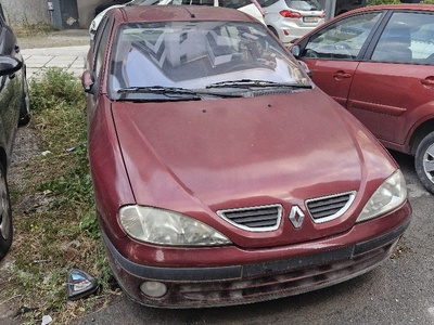 Συνεχίζει να τα έχει παρατημένα Αριστοτέλους