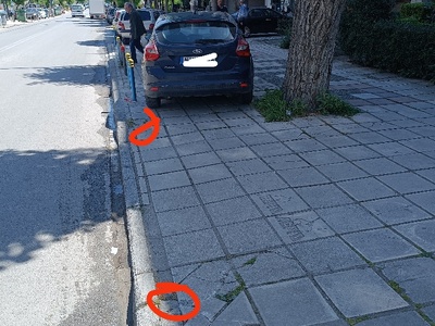 τοποθέτηση κολωνακια στο πεζοδρόμιο  Αιγαίου