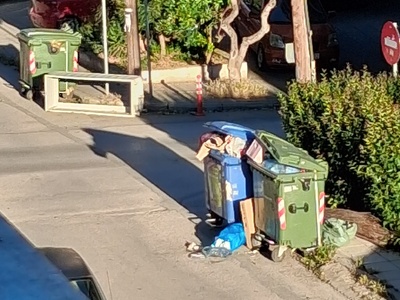 Παρτε ατομα  αμμεσα αδειασμα ....και καθαρισμα ...