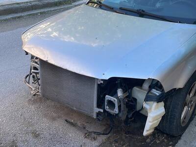 Απομάκρυνση εγκαταλελειμμένου, τρακαρισμένου οχήματος Νικ. Δρακοπούλου