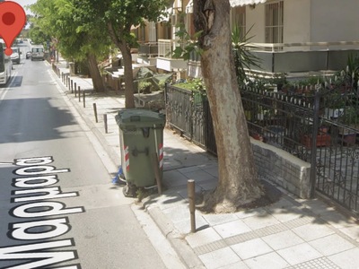 Μη δυνατή χρήση πεζοδρομίου επί της Μαρμαρά 37