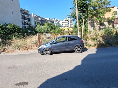 Οικοπεδο και πεζοδρομιο  Χειμωνιδου
