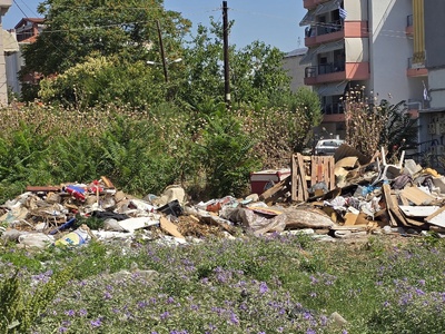 construction debris and discarded household items     Κωνσταντίνου Γαβριηλίδη  (Μπάζα οικοδομών και οικιακά απορρίμματα)
