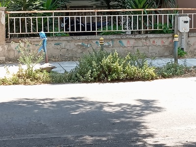 Κολωνακια παρεμπόδισης στάθμευσης  Σουρμένων με Κοτυώρων