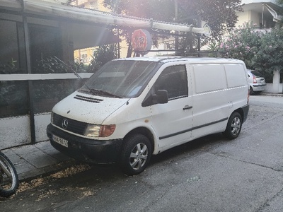 3 εγκαταλελεολιμενα οχήματα  Ελλησπόντου 27,