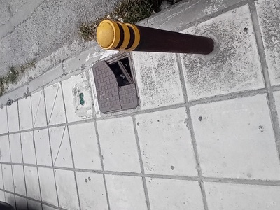 καταστραμενη σχαρα κυτιου ηλεκτρικων συνδεσεων  Αργυρουπόλεως