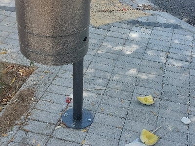Πεταμένα σκουπίδια  Αριστοφάνους