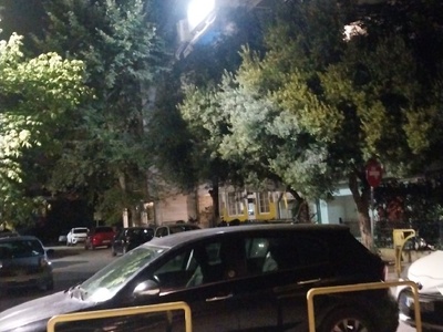 Φωτεινή διαφημιστική επιγραφή σε όροφο πολυκατοικίας  	Ανατολικής Θράκης 14