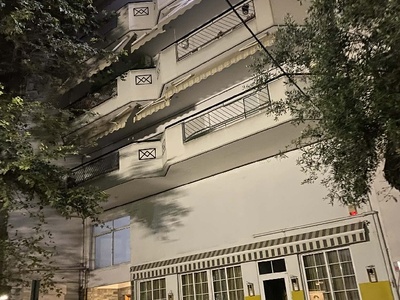 Φωτεινή διαφημιστική επιγραφή σε όροφο πολυκατοικίας  	Ανατολικής Θράκης 14