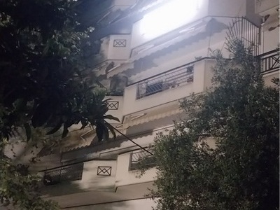 φωτεινή πινακίδα με έντονο φως σε μπαλκόνι 3 ορόφου  Ανατολικής Θράκης 14