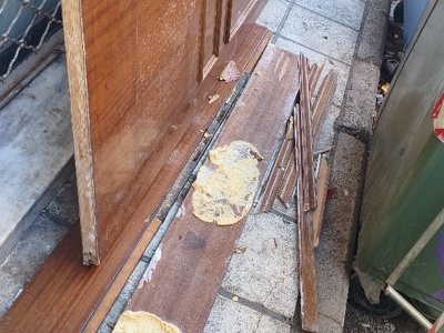 απροσπέλαστο πεζοδρόμιο  	Ογκώδη αντικείμενα  Γεωργίου Σουρή
