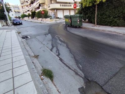 Επικίνδυνη λακουβα οδοστρωματος  	Νικολάου Ζορμπά