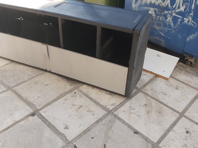 Ογκωδη στο πεζοδρομιο  Αιγαίου