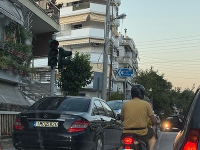 καμμενη λαμπα σε φαναρι  Κολοτούρου με πόντου