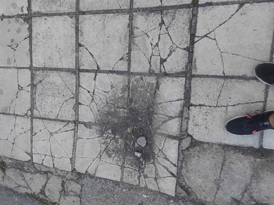 Αίτημα αυτοψίας και αποκατάστασης πεζοδρομίων – Βλ. Γαβριηλίδη 45