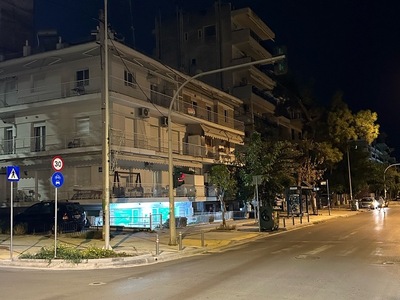 καμενες λαμπες στην τ Οικονομιδη