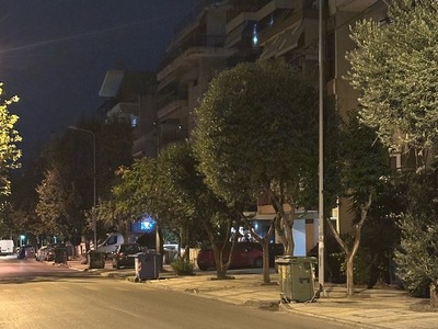 καμενες λαμπες στην τ Οικονομιδη