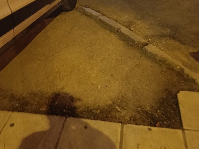 πεζοδρόμιο σπασμενο  Ελευθερίου Βενιζέλου 33,