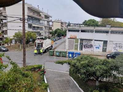 Εδω ζητήσατε να σκορπίσουν τους καλούς καδους και σε άλλους δρόμους και πιο