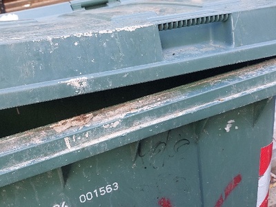 Σπασμένος κάδος Παπακυρίτση 18