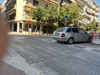 ΠΑΡΚΑΡΙΣΜΑΤΑ ΠΑΝΩ ΣΤΗ ΔΙΑΒΑΣΗ