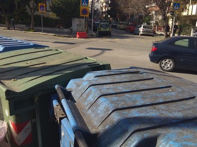 Βρομικοι κάδοι