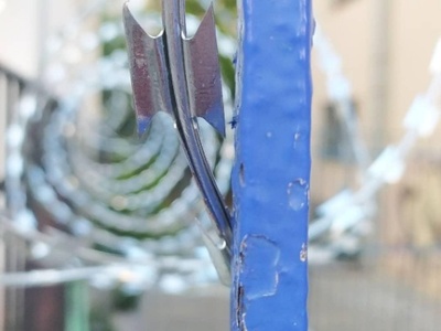 Δημοτικό θυμίζει στρατόπεδο