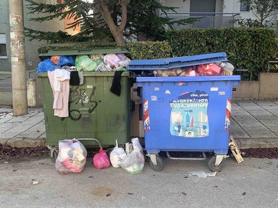 Μεγάλο πρόβλημα με μόνιμα υπερχειλισμένους κάδους απορριμμάτων επί της Αλκυώνος.
