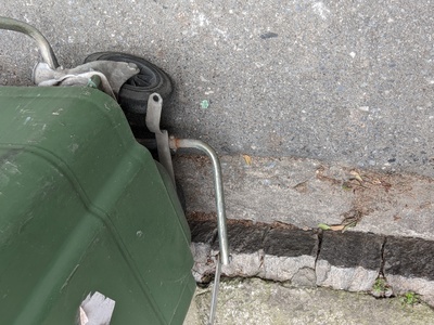 Σπασμένος κάδος