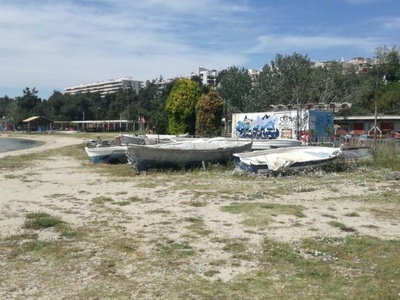 Καθαρισμός παραλίας - Απομάκρυνση βαρκών