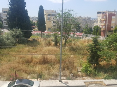 Παραμελημενος ιδιωτικος χωρος.