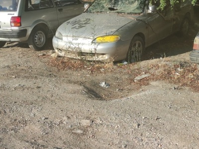 Χωρις πινακιδες και σπασμενα αμαξια