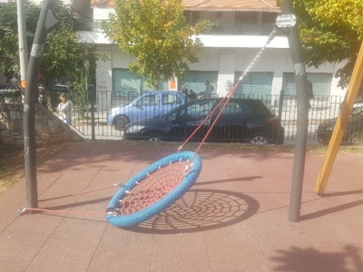 Πλ.Υδρας σπασμενη κουνια ΑΜΕΑ
