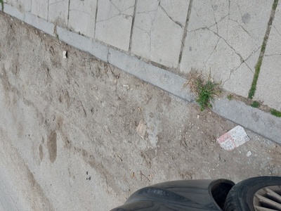 Οχημα σκούπα στην οδό Ανδρούτσου 