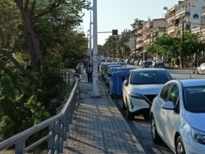 Υπενθύμιση: Κολωνα φωτισμου εμποδίζει 