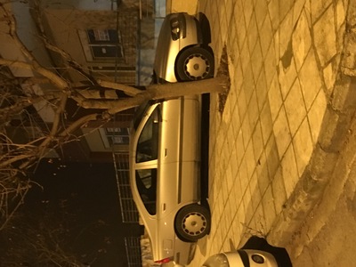Μόνιμη στάθμευση στο πεζοδρομιο
