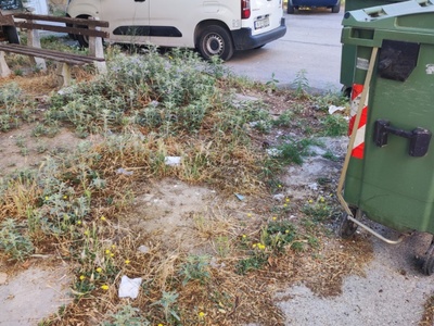 ΣΠΑΣΜΕΝΕΣ ΠΛΑΚΕΣ ΠΕΖΟΔΡΟΜΙΟΥ